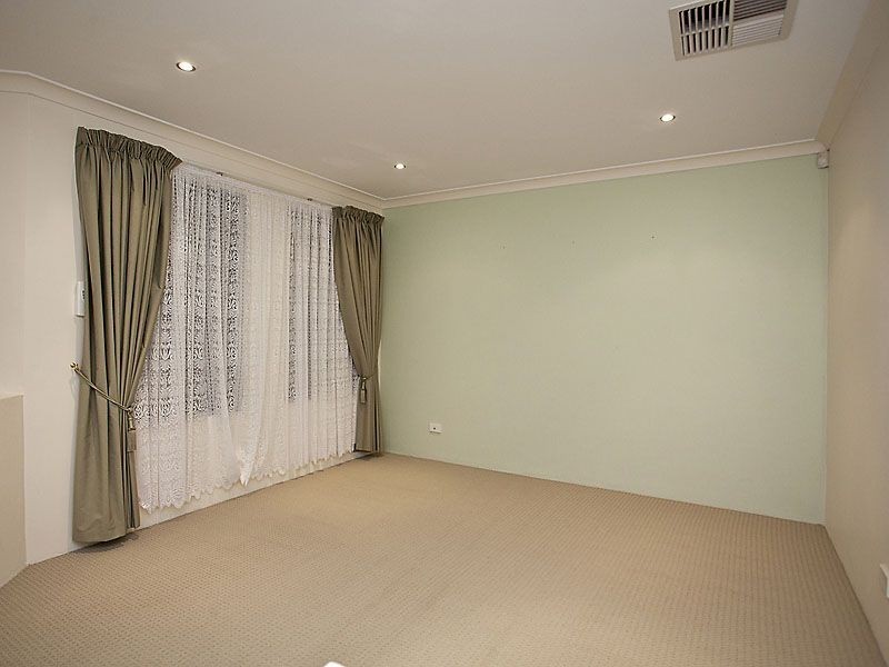 22 Upwood Circle, High Wycombe WA 6057