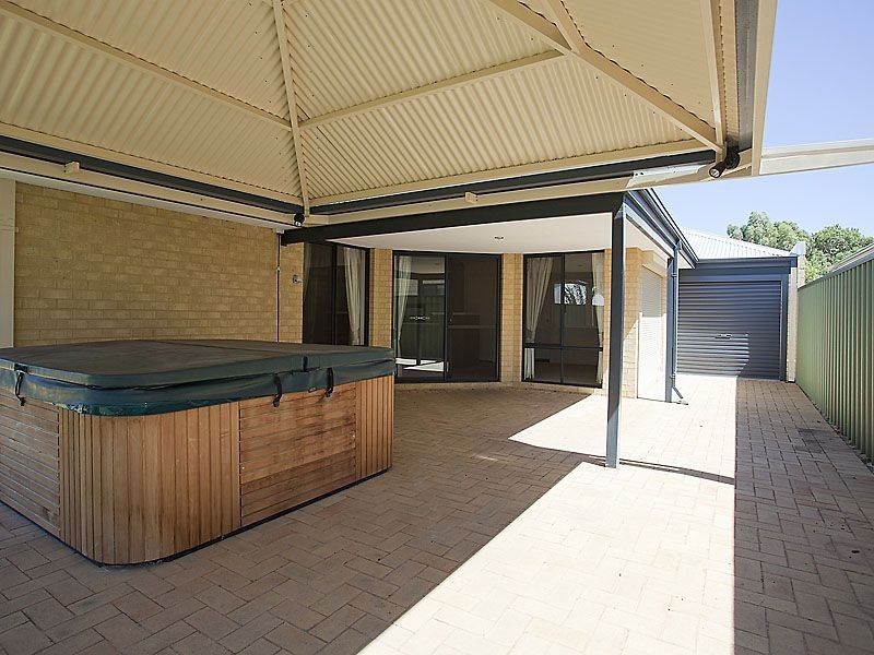 22 Upwood Circle, High Wycombe WA 6057