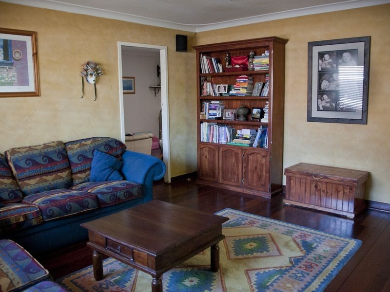 16 Range View Road, High Wycombe WA 6057