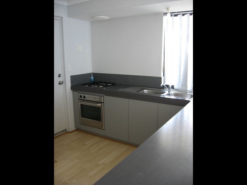 15 Lambertia Cres, High Wycombe WA 6057