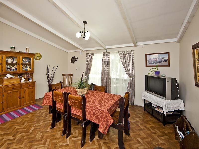 4 Essex Street, Forrestfield WA 6058