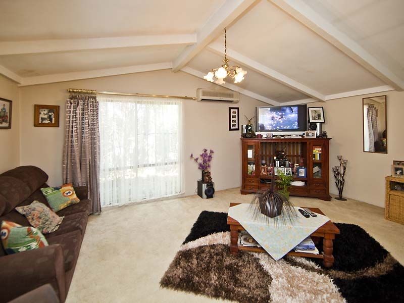 4 Essex Street, Forrestfield WA 6058