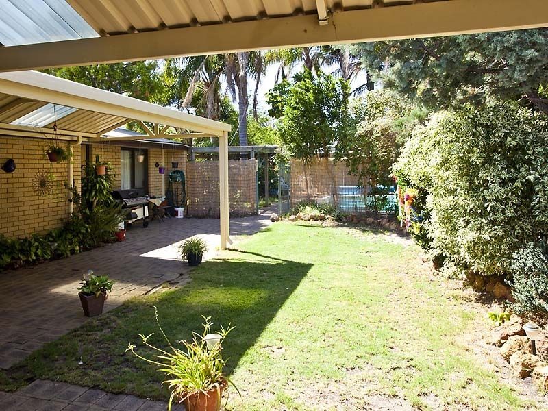 4 Essex Street, Forrestfield WA 6058