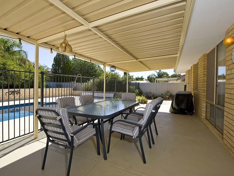 1 Bonn Court, Seville Grove WA 6112