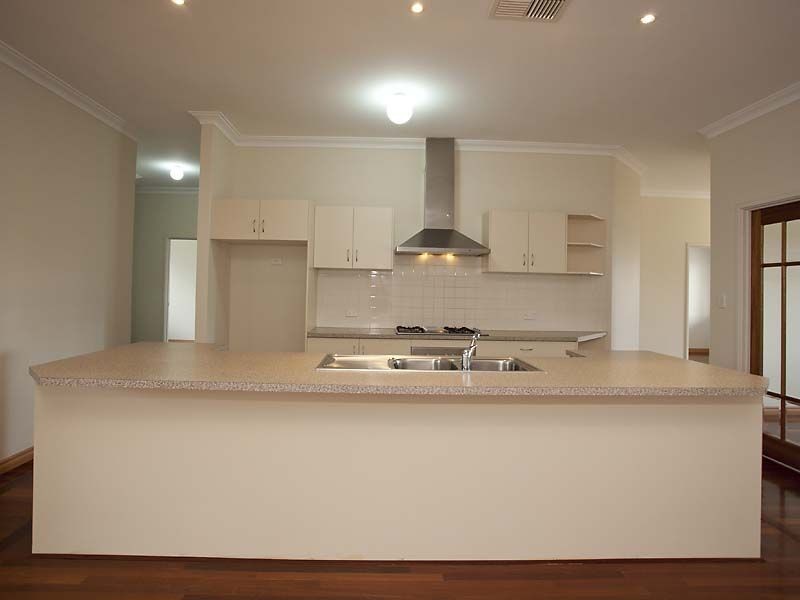 2 Bowden Drive, High Wycombe WA 6057