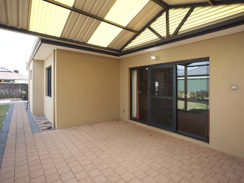 2 Bowden Drive, High Wycombe WA 6057