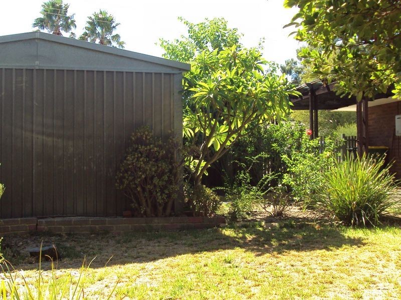 1 Gilmore Place, Forrestfield WA 6058