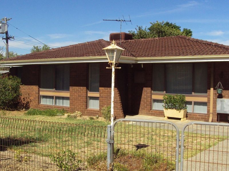 1 Gilmore Place, Forrestfield WA 6058