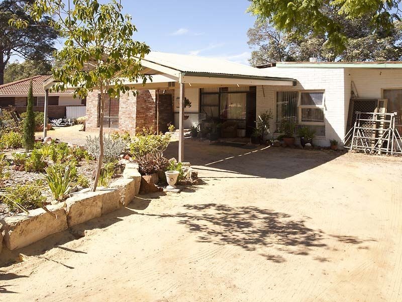 9 Grove Road, Walliston WA 6076
