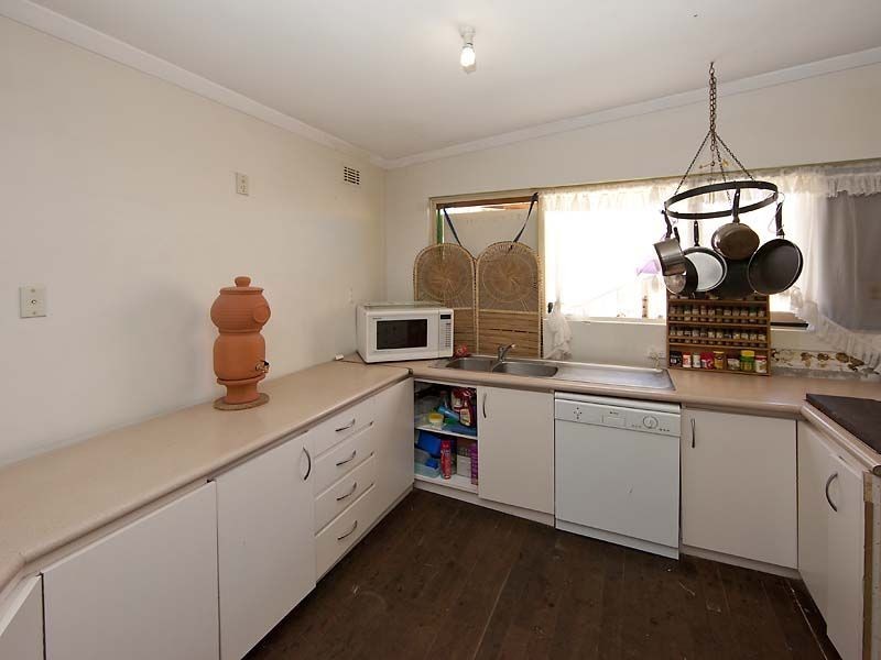 9 Grove Road, Walliston WA 6076