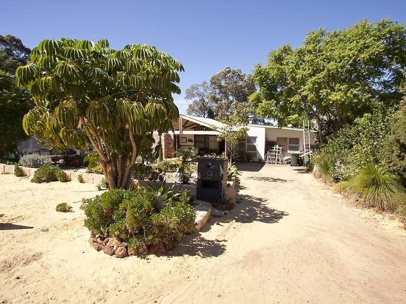 9 Grove Road, Walliston WA 6076