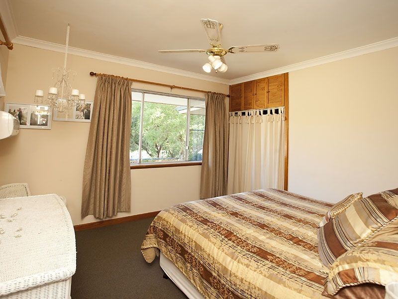 50 Grove Road, Walliston WA 6076