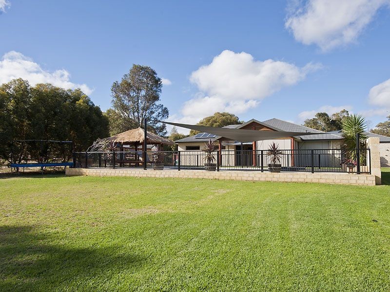 22 Valcan Road, Wattle Grove WA 6107