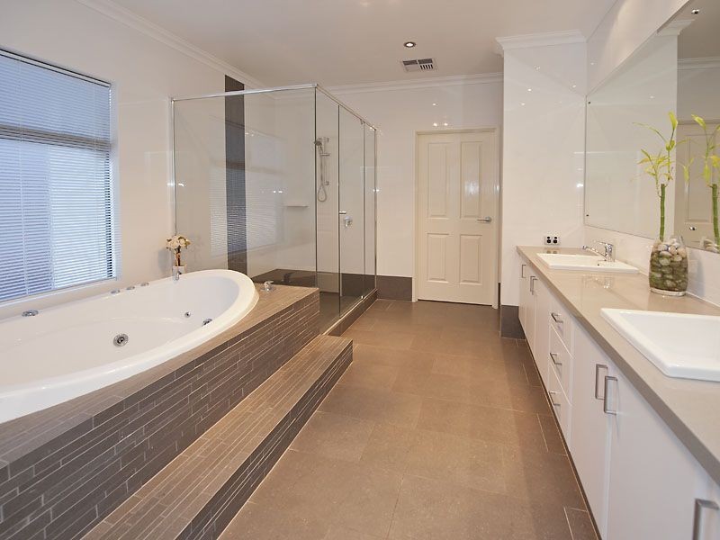 22 Valcan Road, Wattle Grove WA 6107