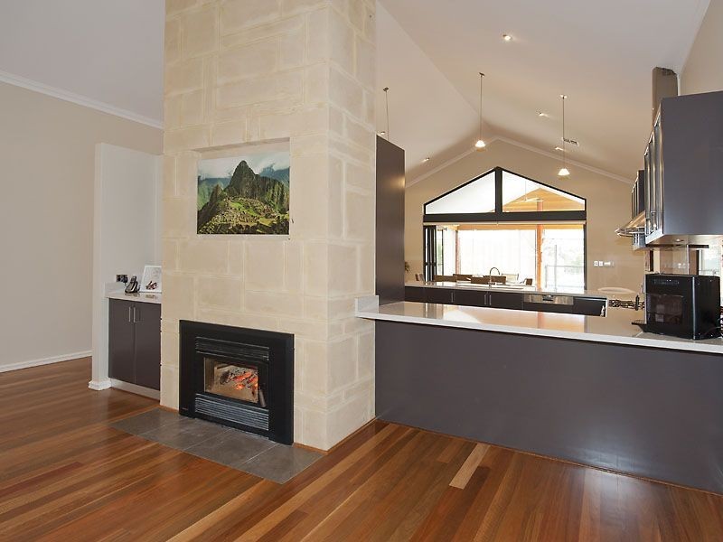 22 Valcan Road, Wattle Grove WA 6107