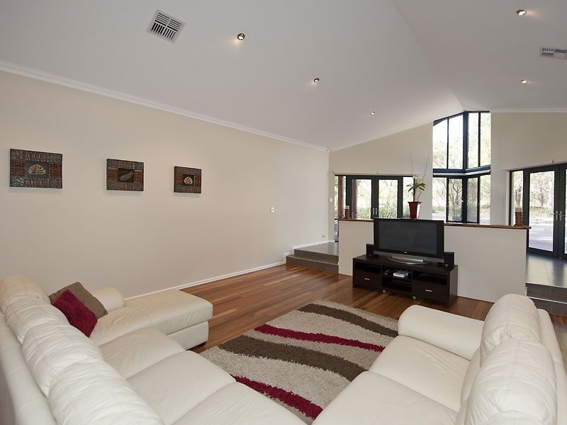 22 Valcan Road, Wattle Grove WA 6107