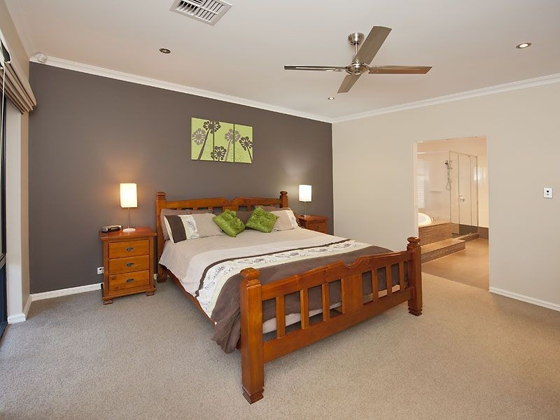 22 Valcan Road, Wattle Grove WA 6107