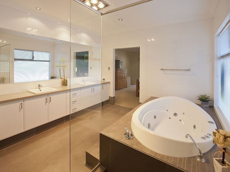 22 Valcan Road, Wattle Grove WA 6107