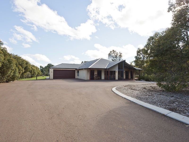 22 Valcan Road, Wattle Grove WA 6107