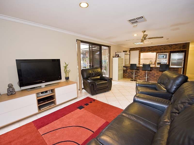 23 Smith Crescent, High Wycombe WA 6057