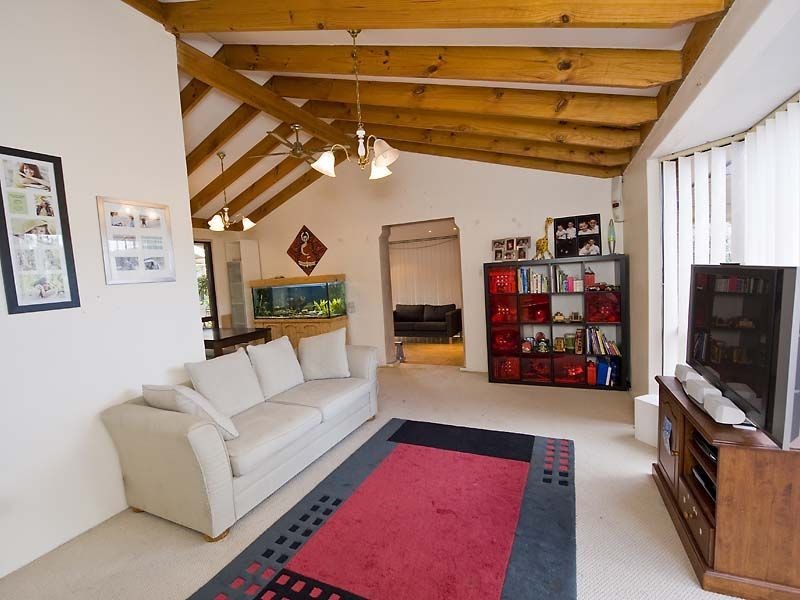 23 Smith Crescent, High Wycombe WA 6057