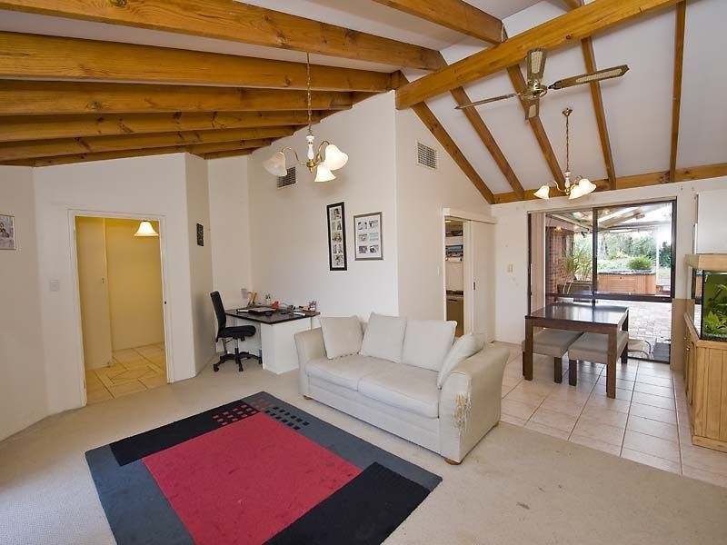 23 Smith Crescent, High Wycombe WA 6057