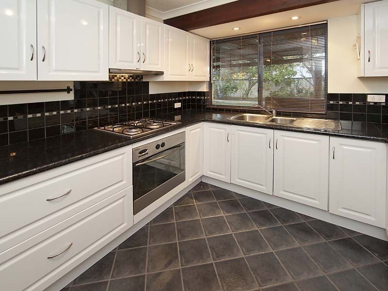 30 Chullwyne Mews, High Wycombe WA 6057