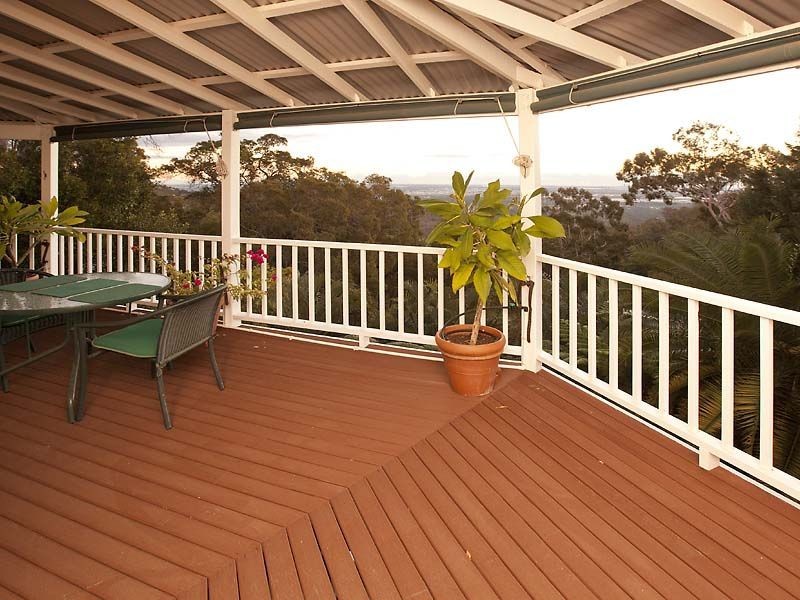 10 Walbeck Road, Kalamunda WA 6076