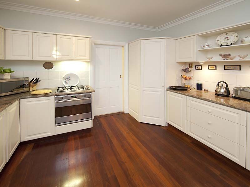 10 Walbeck Road, Kalamunda WA 6076