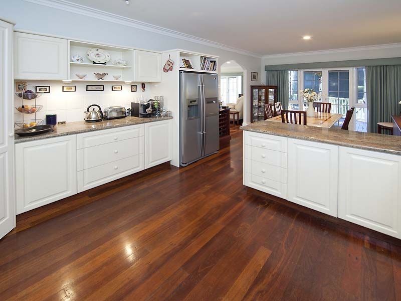 10 Walbeck Road, Kalamunda WA 6076