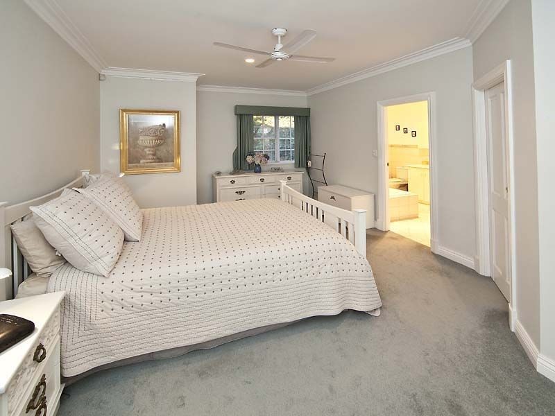 10 Walbeck Road, Kalamunda WA 6076