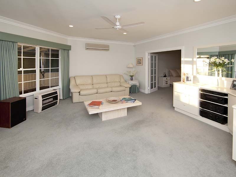 10 Walbeck Road, Kalamunda WA 6076