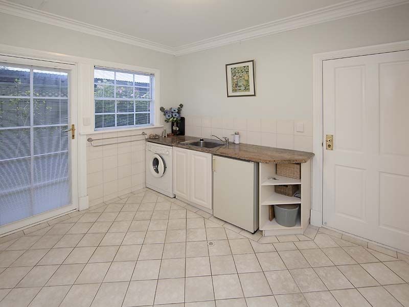 10 Walbeck Road, Kalamunda WA 6076