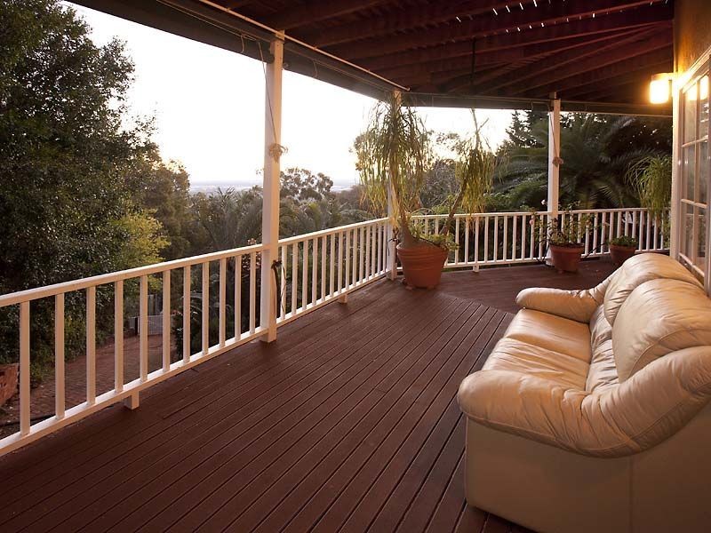 10 Walbeck Road, Kalamunda WA 6076