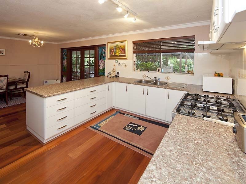 9 Berry Drive, Maida Vale WA 6057