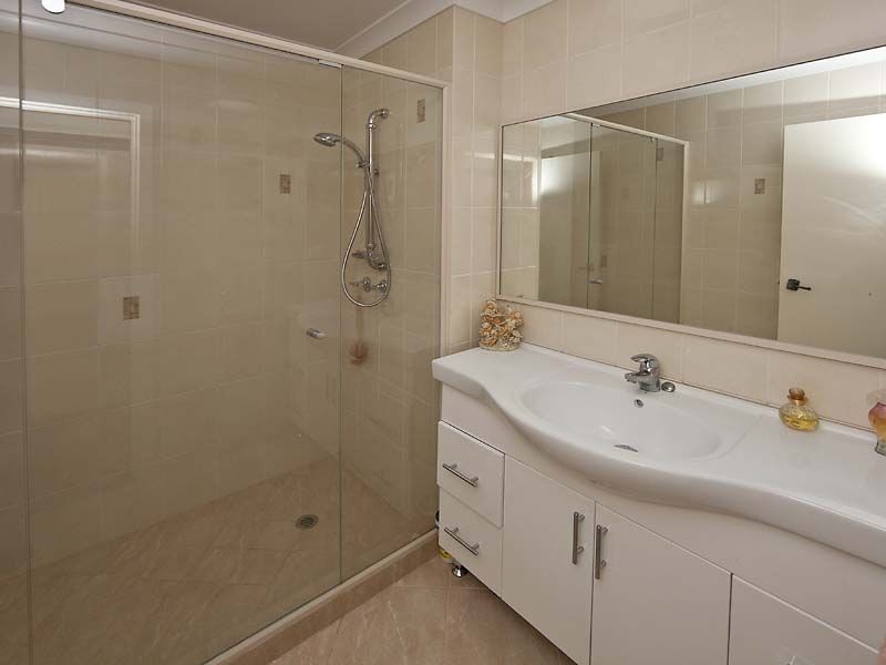 9 Berry Drive, Maida Vale WA 6057