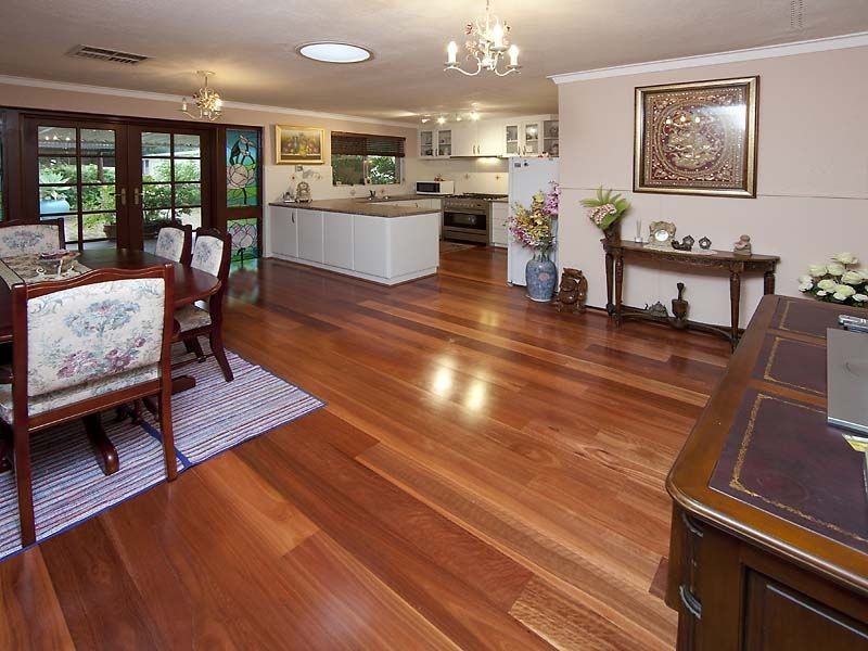 9 Berry Drive, Maida Vale WA 6057