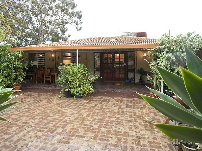 9 Berry Drive, Maida Vale WA 6057