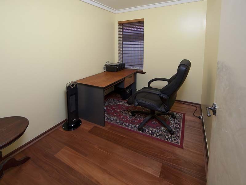 9 Berry Drive, Maida Vale WA 6057