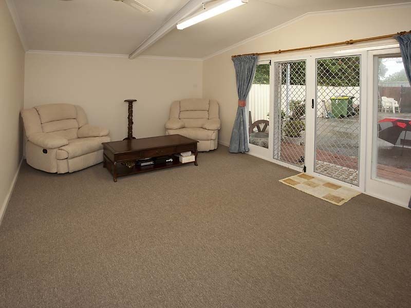 9 Berry Drive, Maida Vale WA 6057
