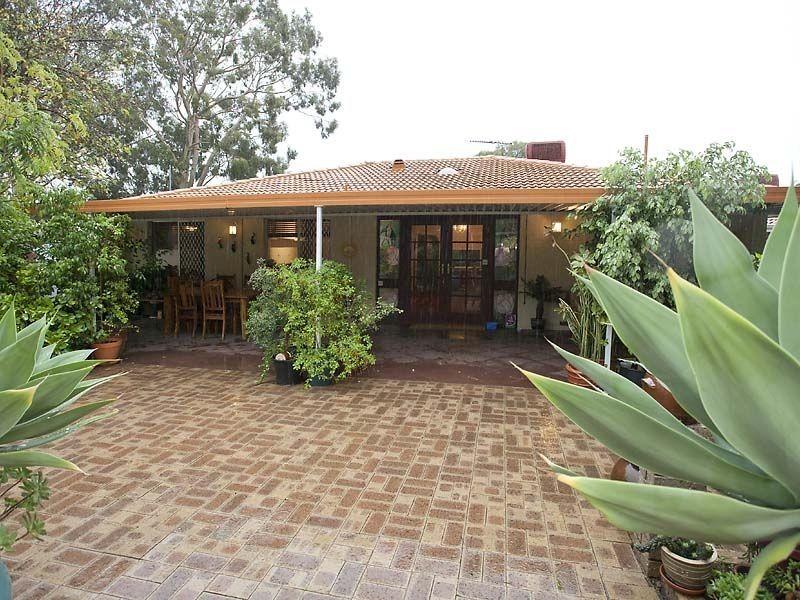 9 Berry Drive, Maida Vale WA 6057