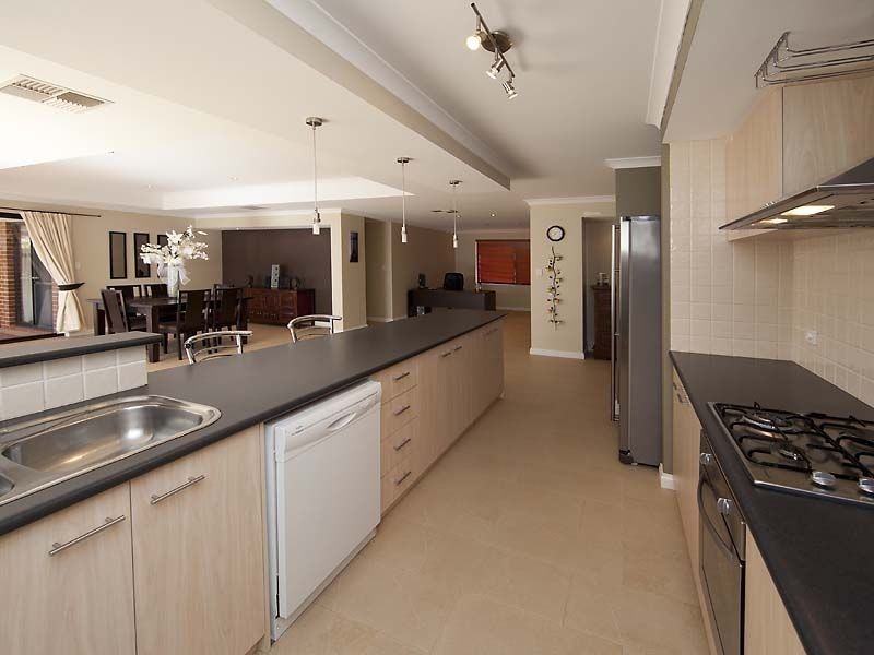 56 Hawkevale Road, High Wycombe WA 6057