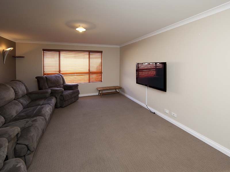 56 Hawkevale Road, High Wycombe WA 6057