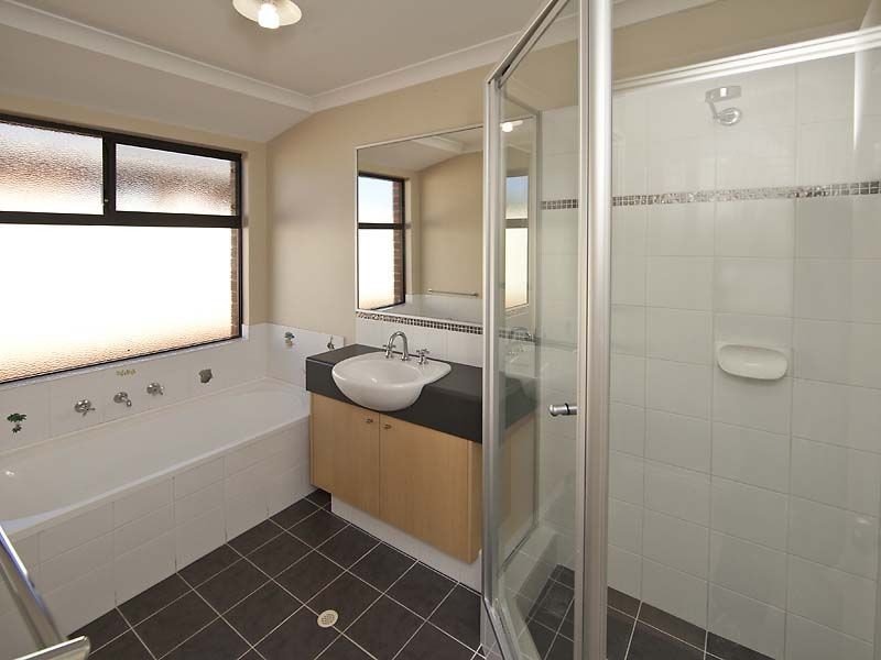 56 Hawkevale Road, High Wycombe WA 6057