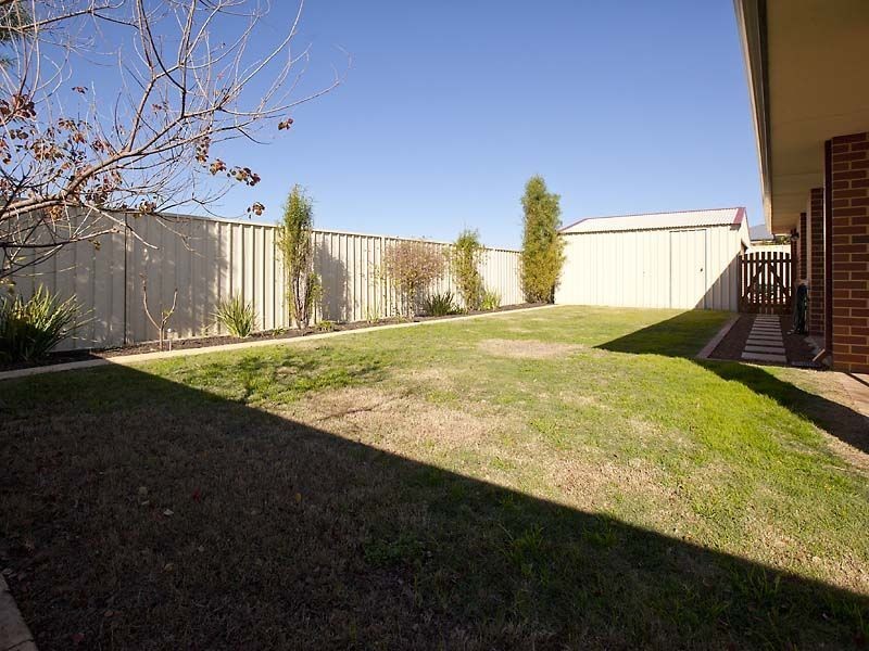 56 Hawkevale Road, High Wycombe WA 6057