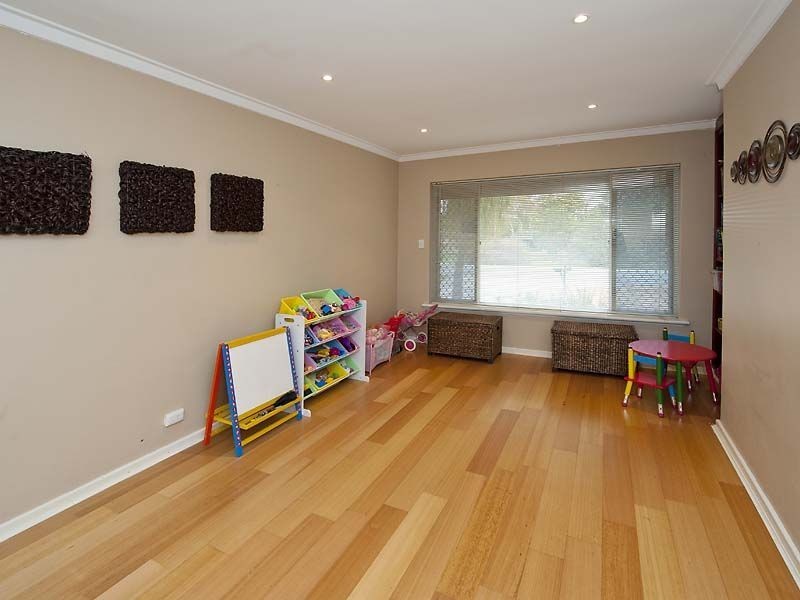 22 Acacia Road, Maida Vale WA 6057