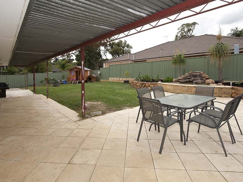 22 Acacia Road, Maida Vale WA 6057