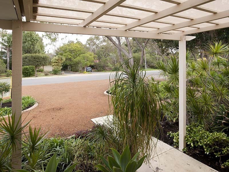 22 Acacia Road, Maida Vale WA 6057