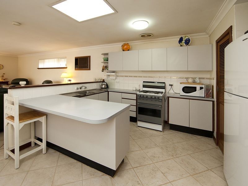 10 Worralda Street, Maida Vale WA 6057