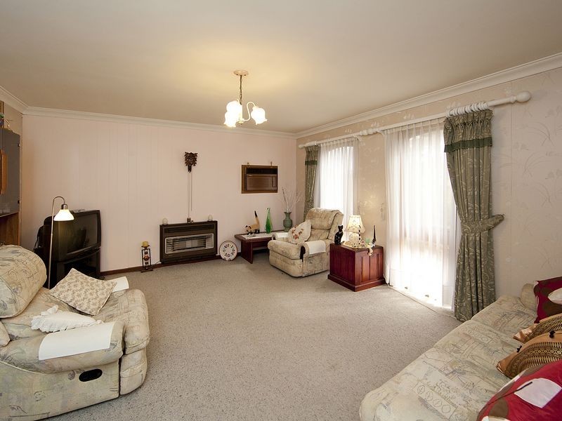 10 Worralda Street, Maida Vale WA 6057